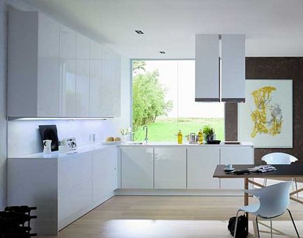 Világos konyha (57 fotó), hogyan tervezzen egy kis szoba sarkában a konyhában az MDF, tölgy, a