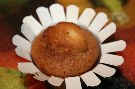 Torturi de vanilie cu cremă top-step-by-step, cum se fac cupcakes cu cremă de sus, rețetă cu fotografie