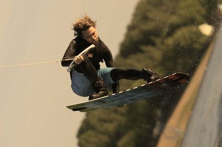 Wakeboarding cum să supună valurile de la zero, anisporturi