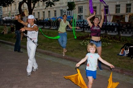 Виступи та майстер-класи з поінгу на дитячих святах