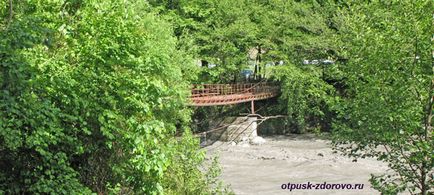 Водоспад пащу дракона в сочи