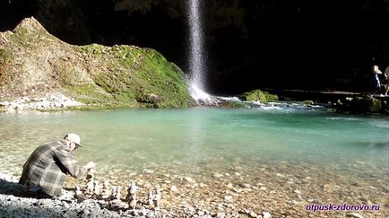 Водоспад пащу дракона в сочи