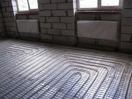 Podea cu apă caldă în casă cu mâinile proprii, schemă, așezare