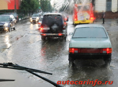 Водіння автомобіля під час дощу, поради новачкам-водіям - автоновини та поради автолюбителям