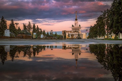 Ввц - виставковий центр, раніше відомий як вднх