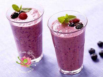 Berry Smoothies retete cu iaurt, lapte, inghetata, apa