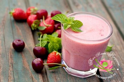 Berry Smoothies retete cu iaurt, lapte, inghetata, apa