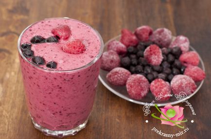 Berry Smoothies retete cu iaurt, lapte, inghetata, apa