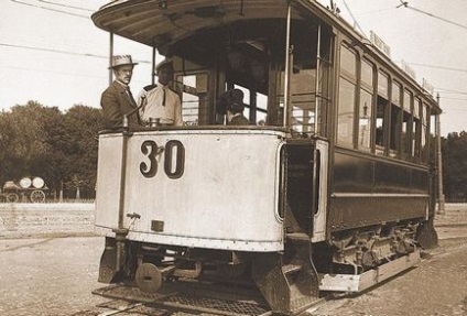 29 Грудня 1911 року в Москві з'явився трамвайний маршрут - а