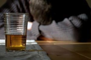 Alkoholos kóma, a kezelés, a tünetek és következmények
