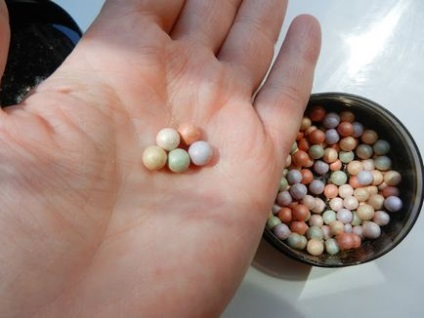 Blog de mursika bun) Avon pulbere-bile cu efect de corecție corrector culoare perle de corector
