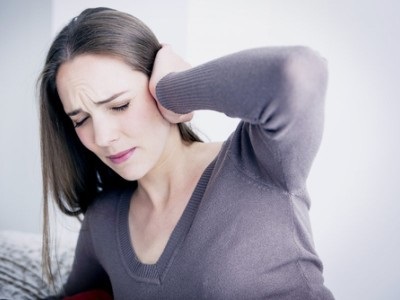 Біль у вусі при вагітності ніж лікувати, які краплі і народні засоби можна