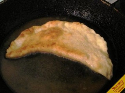 Pasties a hús és a burgonya (lépésről lépésre recept fotók)