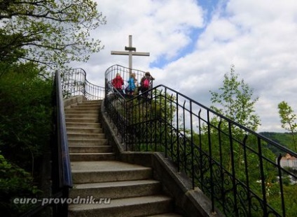 Ce să vedeți la Karlovy Vary pe terasele pitorești din pădure