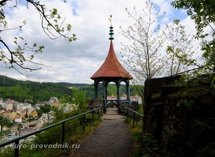 Amit látni Karlovy Vary, a festői erdei teraszok