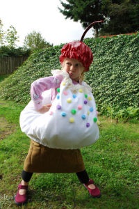 Copii costum de carnaval de tort cu propriile mâini, podelkino