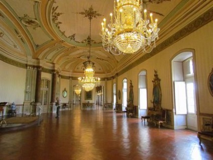 Queluz Palace, Portugália leírás, fényképek, amely a térképen, hogyan juthat