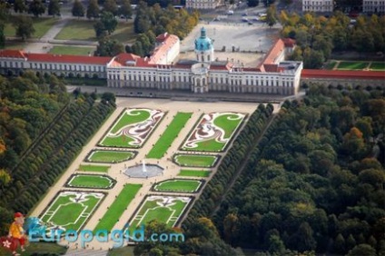 Palatul Charlottenburg, cum să ajungeți acolo, timpul de lucru și costul biletelor