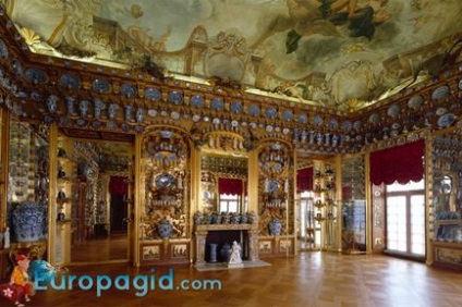 Palatul Charlottenburg, cum să ajungeți acolo, timpul de lucru și costul biletelor