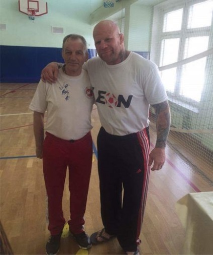 Jeff Monson a condus o cursă de master la o școală din Moscova