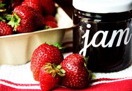 Jam din căpșuni - rețete pentru iarnă, delicioase și groase