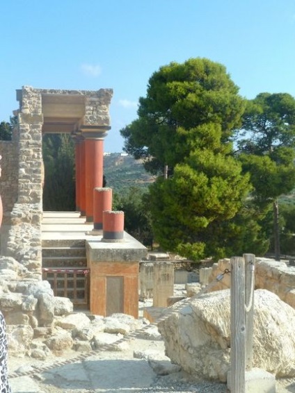 Excursie la palatul din Knossos