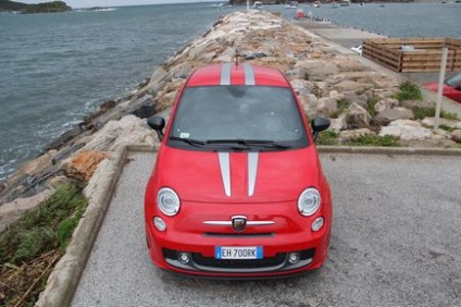 Фіат 500 (fiat 500) Абарт 695 трибуто феррарі - міфи в малому форматі