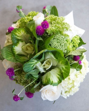 Floristica în detaliu varză decorativă la nuntă