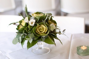 Floristica în detaliu varză decorativă la nuntă