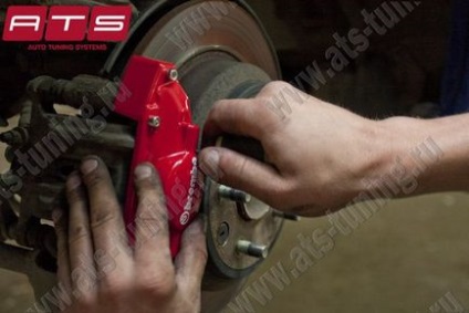 Honda acordă 8 instalări de garnituri brembo pe diapozitiv