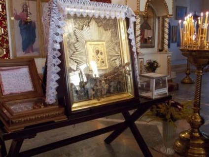 Icon a Boldogságos Szűz Mária - kézbesítő származó bajok története és jelentősége, mint segít