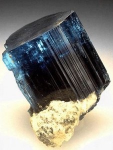 Индиголит або синій турмалін, чарівний світ дорогоцінних каменів