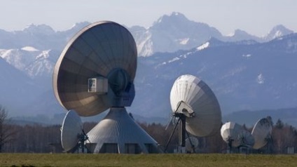 Sunt antenele prin satelit care analizează impactul tehnologiei asupra sănătății și ecologiei