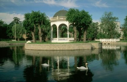 Tallinn Kadriorg Park, Palota, múzeumok