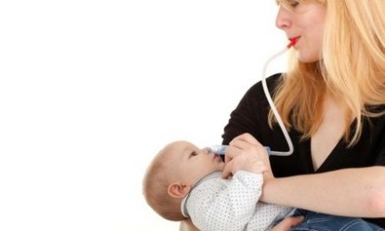 Cum să cureți nasul unui nou-născut