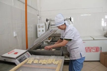 Як готують унікальний продукт казахської кухні - курт (фото)