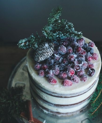 Як красиво прикрасити святковий торт (частина 1)