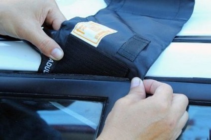 Hogyan kell megnyitni autó olyan helyzetben, amikor a kulcs maradt az utastérben (22 fotó) - triniksi (akasztók) Hogyan kell megnyitni autó olyan helyzetben, amikor a kulcs maradt az utastérben (22 fotó) - triniksi