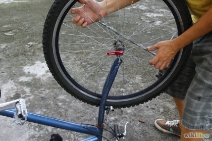 Cum să reparați o roată perforată a unei biciclete