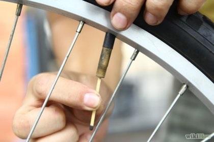 Cum să reparați o roată perforată a unei biciclete