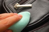 Cum de a curăța o geantă de piele - ce instrumente se potrivesc
