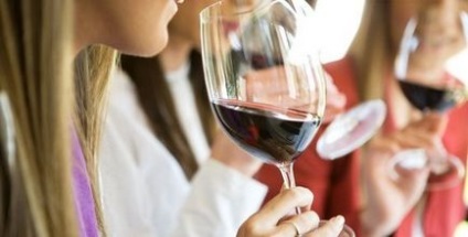 Як правильно пити вино