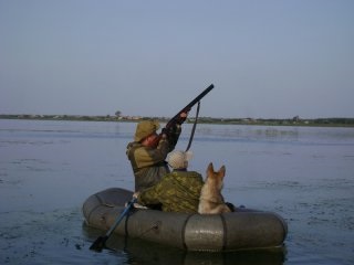 Як правильно підготуватися до полювання на качок на човні і вести стрілянину з під'їзду