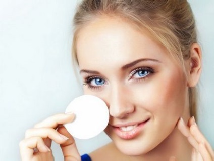 Cum sa alegi produsele cosmetice potrivite pentru pielea tanara