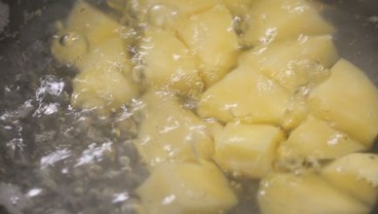 Cum să gătești găluște de somon și cartofi