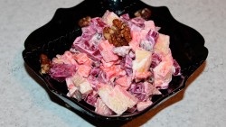 Як приготувати смачний салат з волоськими горіхами