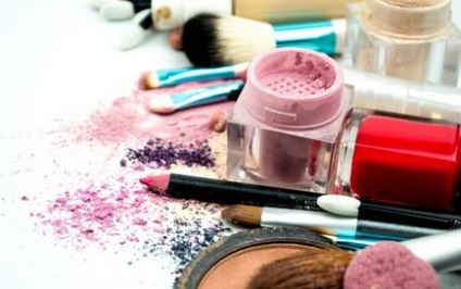 Cum să prelungească viața produselor cosmetice