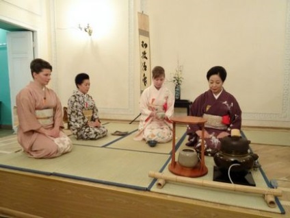 Як п'ють чай в Японії і що подають до столу