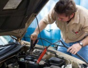 Cum să reparați bateria autovehiculului după descărcarea profundă