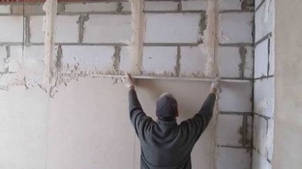 Hogyan készítsünk egy megoldást vakolat a falak saját kezűleg készül vakolóanyagba